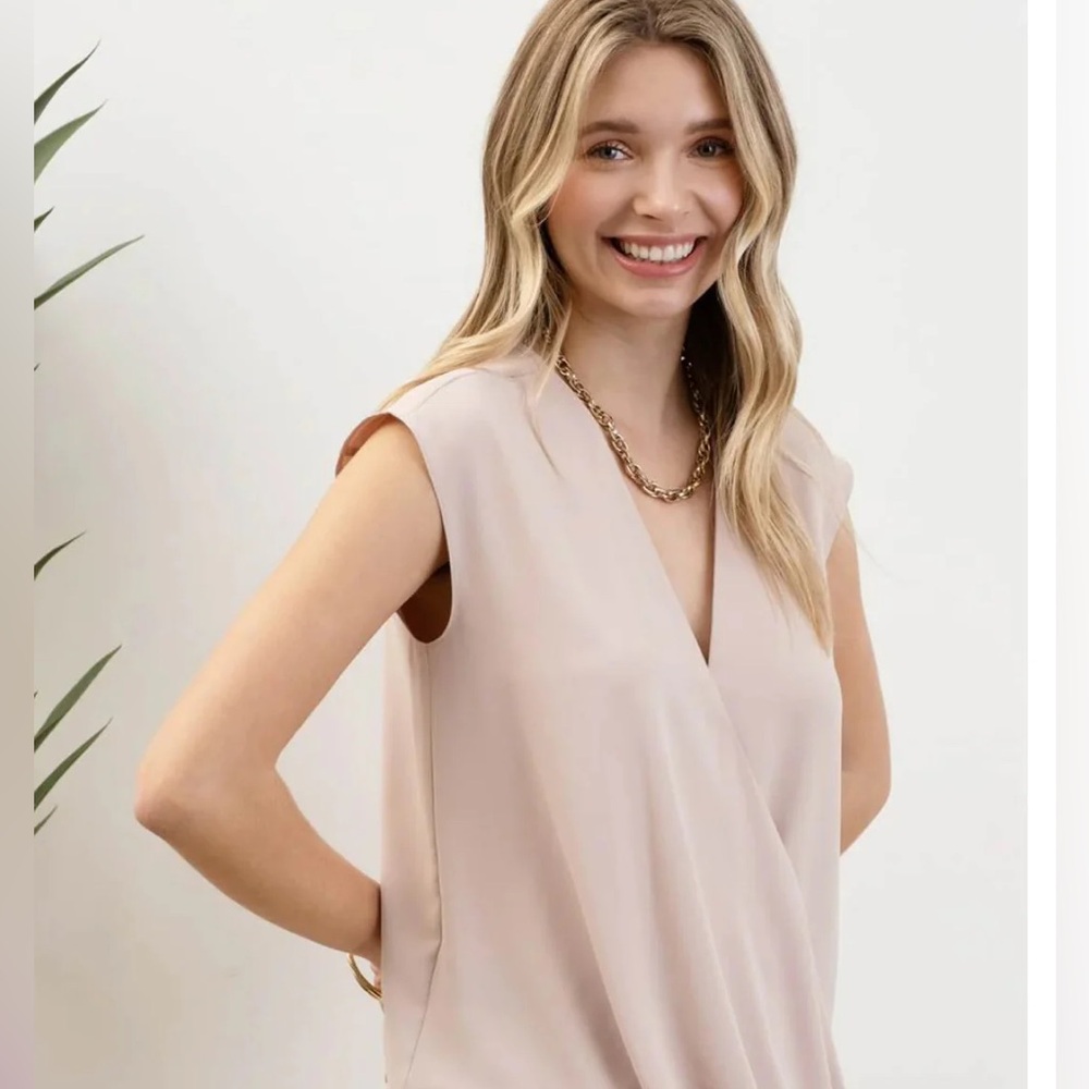 Trouvé Nude Blouse Sleeveless Snap Front Tie Side Size Medium